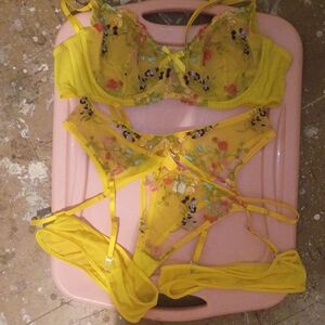 Floral Embroidered Yellow Women's Lingerie Set